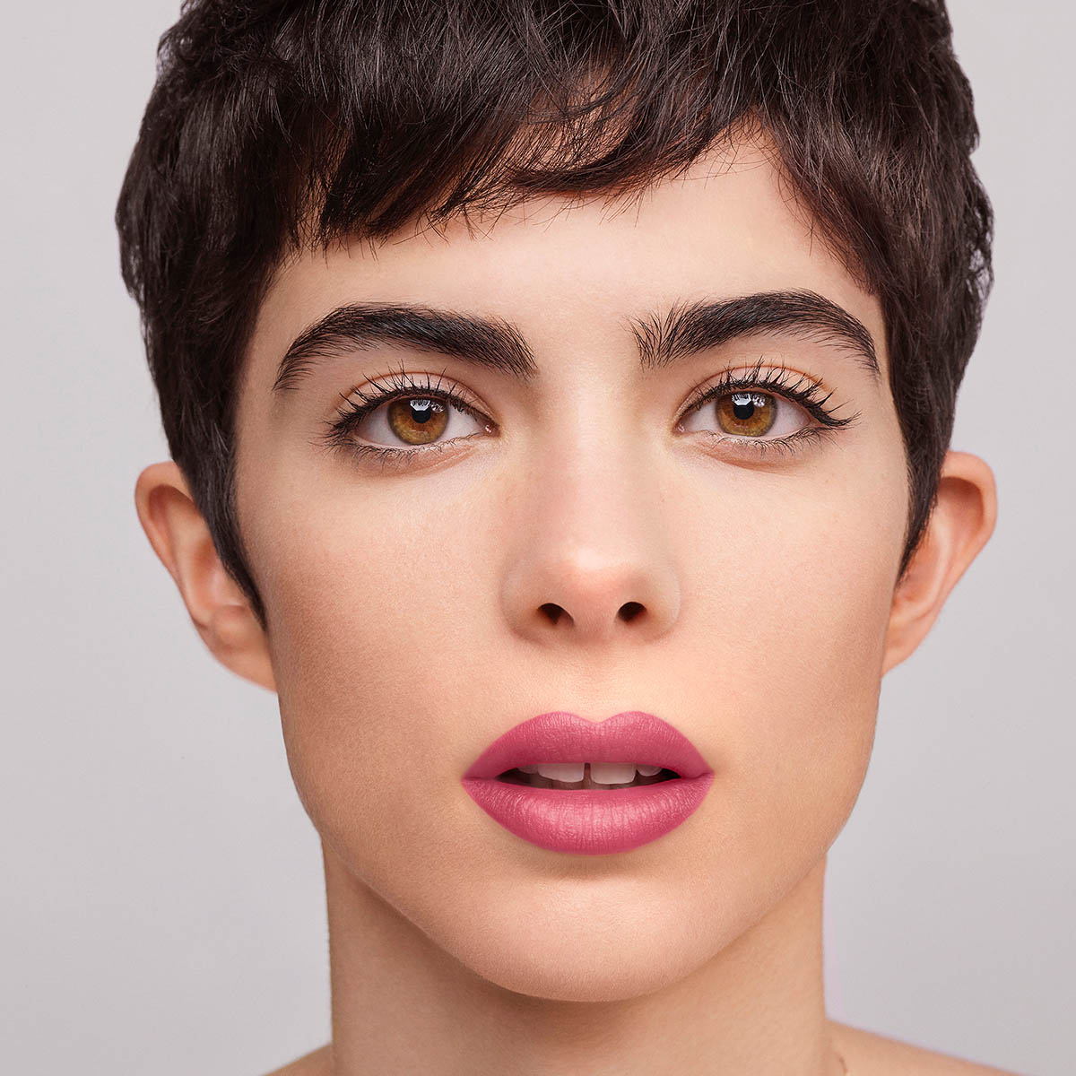 FABULOUS KISS LIPSTICK SATIN (LABIAL EFECTO SATINADO)